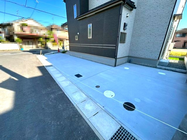三木市岩宮　M号棟の前面道路含む現地写真