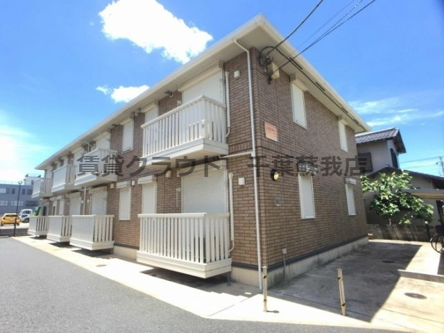 イニティウムの外観|スタイリッシュでおしゃれな2階建て♪