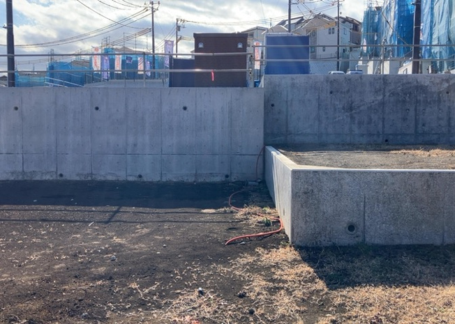 【外観】 | 物件の詳細については、現地を見てわかること以外に、役所や法務局などで調べないとわからないことがあります。そのため、現地に行く場合は、もしこの物件を買ったらどのような生活ができるかをイメージしましょう。