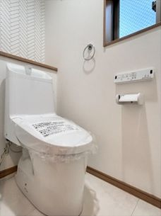 【トイレ】 | 藤沢市石川5丁目 中古戸建 | １階トイレ