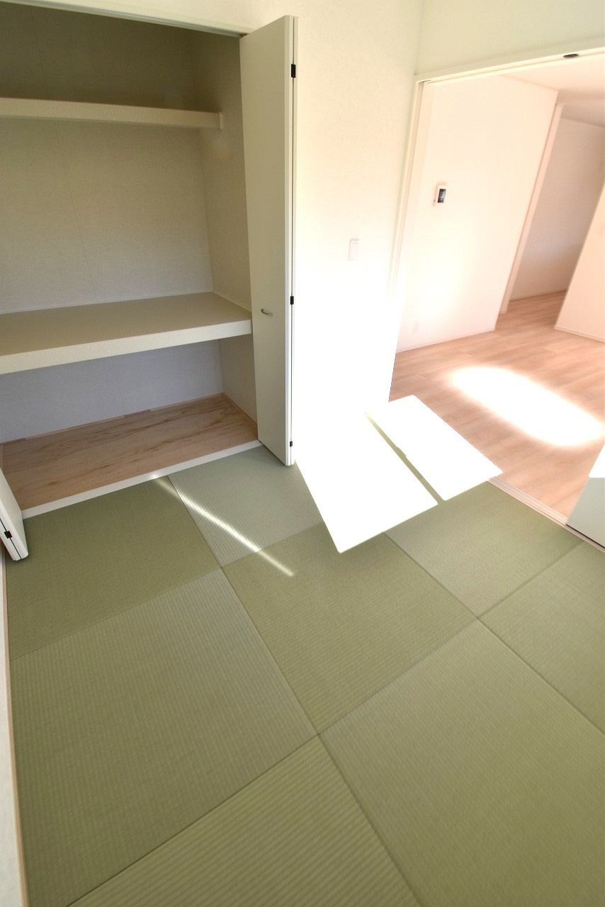 Cradlegarden　 常陸大宮市姥賀町　第3　3の和室|ペタンと座ったり寝転んだりできる和室はキッズルームにもピッタリ！お子様の遊ぶ様子やお昼寝をリビングから見守れます。