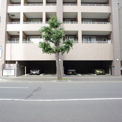 【駐車場】 | パークホームズ大通公園南