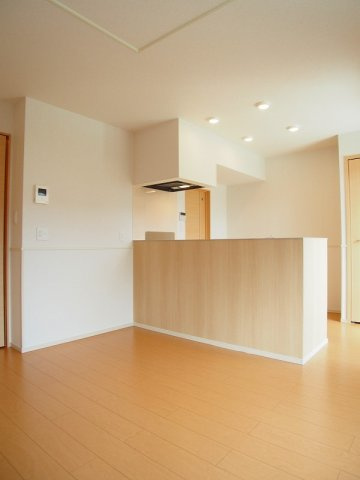 ブライト　スクエアⅢ　Ｃの居間・リビング