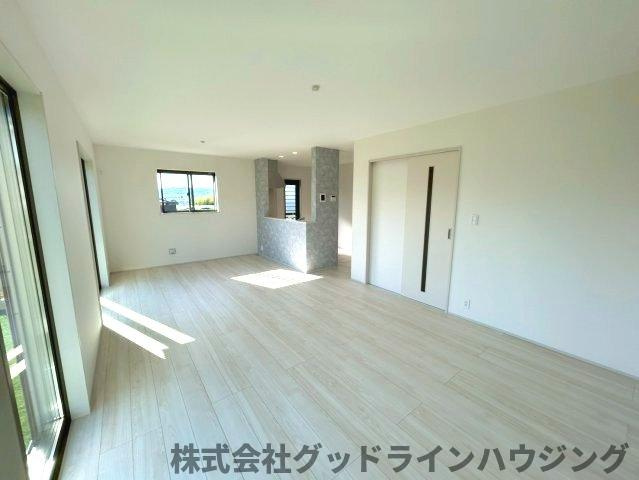 三木市岩宮　全４-I棟の居間・リビング