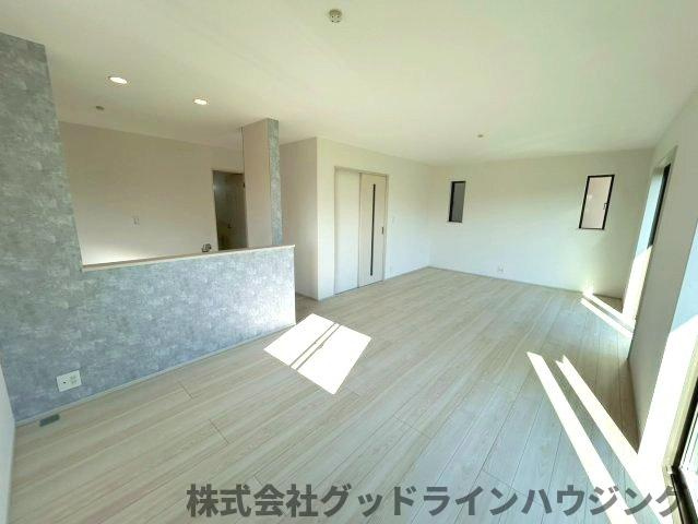 三木市岩宮　全４-I棟の居間・リビング