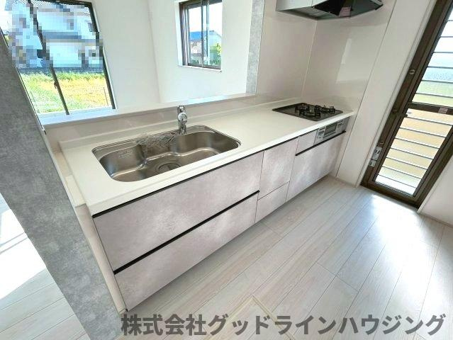 三木市岩宮　全４-I棟のキッチン