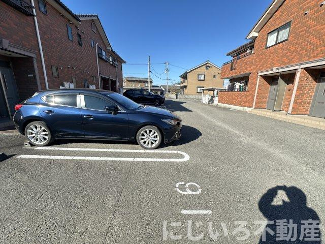 ドエル四季壱番館の駐車場