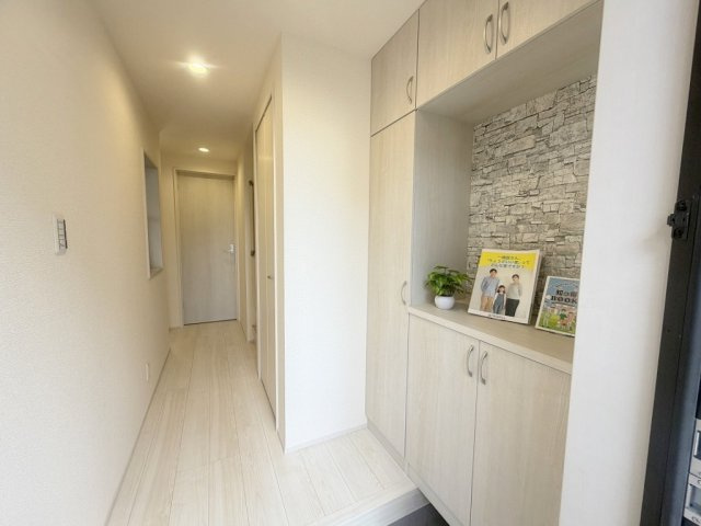 三郷市早稲田5丁目　新築戸建　全2棟　2号棟の玄関|同施工会社の参考写真になります。