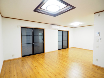 【居間・リビング】 | 中古戸建　上鳥渡字山王 | ★内覧予約で新米2kg★