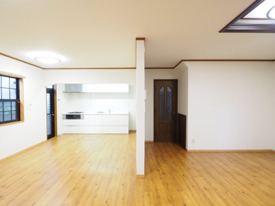 【居間・リビング】 | 中古戸建　上鳥渡字山王 | ★内覧予約でブランド米2kg★