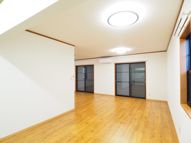 【居間・リビング】 | 中古戸建　上鳥渡字山王 | ★内覧予約で新米2kg★