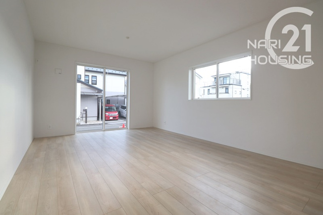 【設備】 | クレイドルガーデン　福生市加美平1丁目　新築　全3棟　2号棟 | 浴室に窓