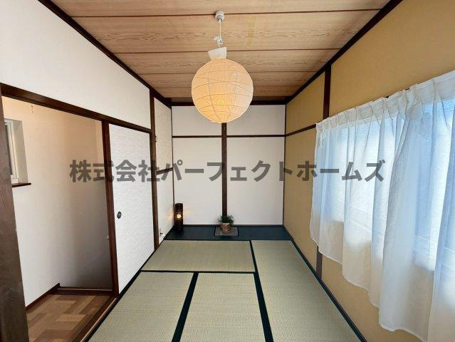 茄子作1丁目戸建　賃貸の和室|明るい和室です
