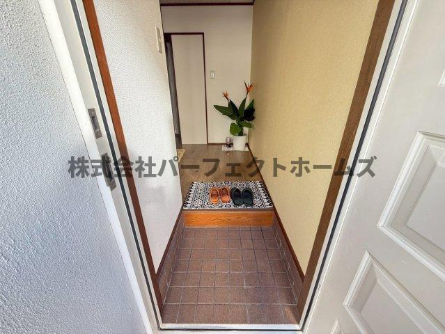 茄子作1丁目戸建　賃貸の玄関|収納もある玄関です