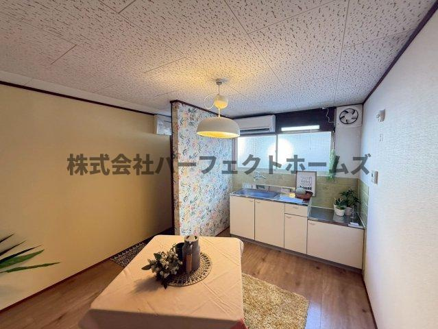 茄子作1丁目戸建　賃貸の居間・リビング|ゆったり過ごせる居間です