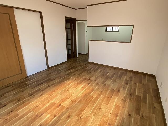 【居間・リビング】 | 常総市内守谷町きぬの里2丁目　中古戸建