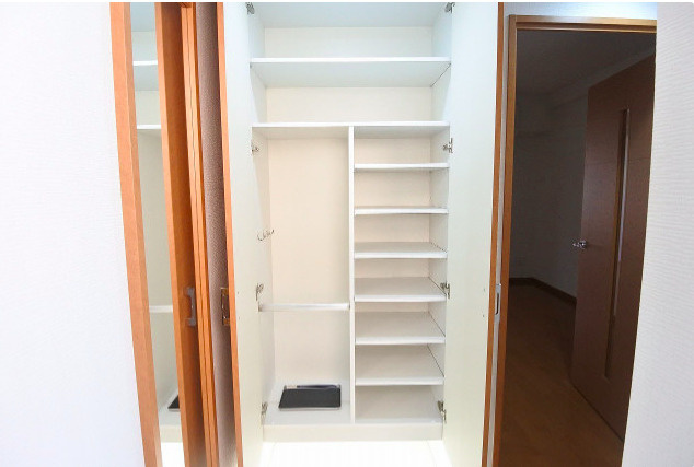 リーガル南久宝寺　９０２の収納