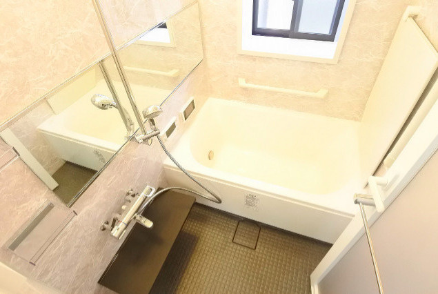 リーガル南久宝寺　９０２の浴室