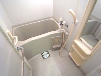 【浴室】 | プレール・ドゥーク目白アベニュー　※1/31退去 | 鏡付きの使いやすいお風呂です(^^)/　※別部屋参考画像