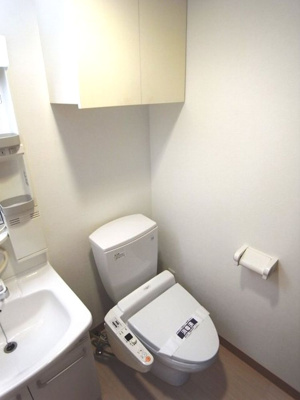 【トイレ】 | プレール・ドゥーク目白アベニュー　※1/31退去 | 温水洗浄便座付きのトイレです(^^)/　※別部屋参考画像