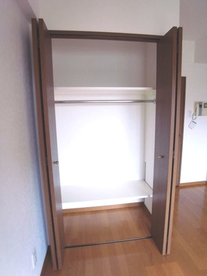 【収納】 | プレール・ドゥーク目白アベニュー　※1/31退去 | たっぷり収納できるクローゼット完備☆　※別部屋参考画像