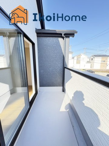 神戸市西区玉津町新方　新築戸建のバルコニー|【ホームページに現地動画掲載中】●年中無休：当日予約可●バルコニーの屋根は８万円から設置できます。