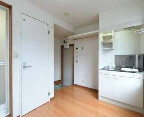 新宿区高田馬場３丁目のアパートの居間・リビング|収納・寝室にも使えるロフト☆