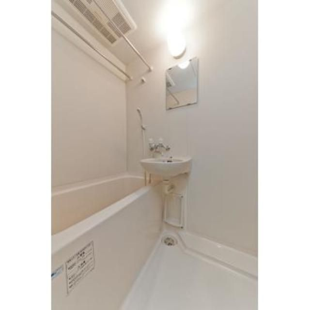 ラルゴ西早稲田の浴室