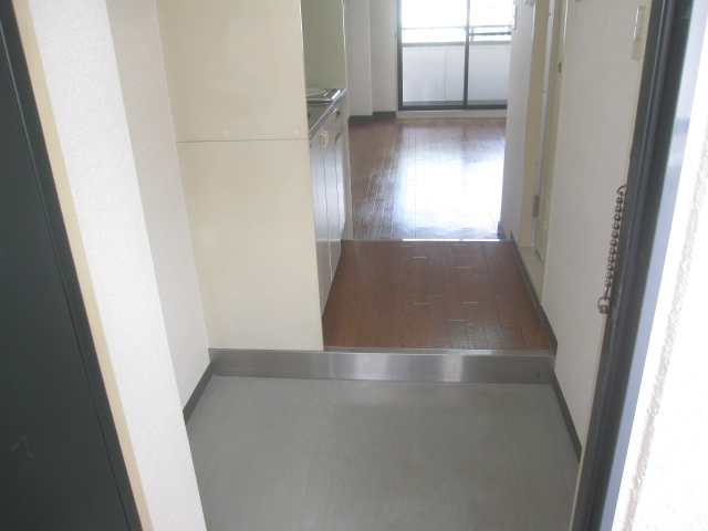 【玄関】 | 三芳ビル