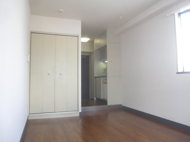 【洋室】 | 三芳ビル