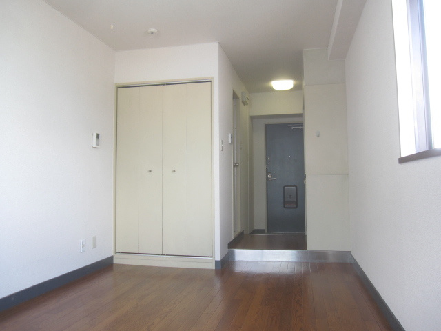 【洋室】 | 三芳ビル