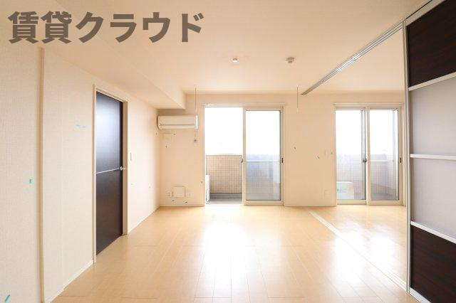 グレイス若草の居間・リビング|こちらのリビングで趣味の時間をお楽しみください