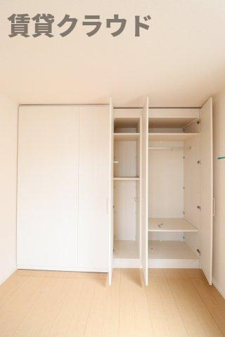 グレイス若草の内装|明るい色調の室内です
