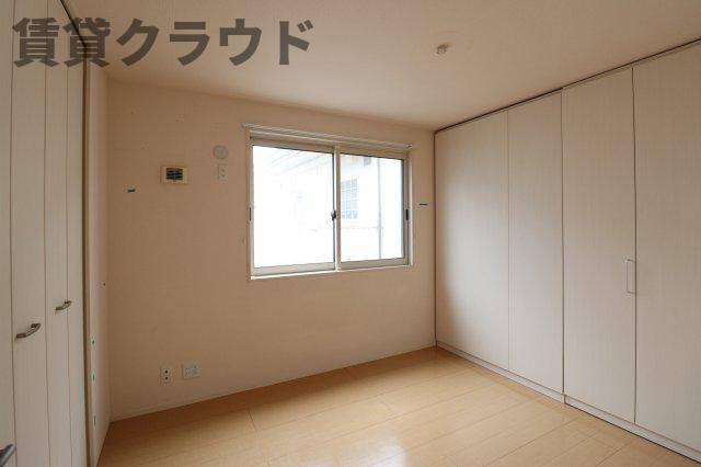 グレイス若草の居間・リビング|こちらの居間で趣味の時間をお楽しみください