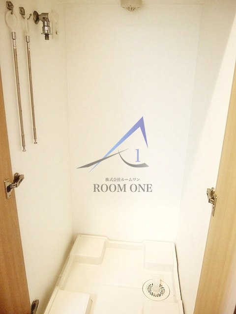 ルーブル武蔵小杉弐番館の設備|洗濯機置き場です。