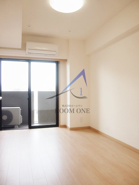 ルーブル武蔵小杉弐番館の居間・リビング|洋室のお部屋です。