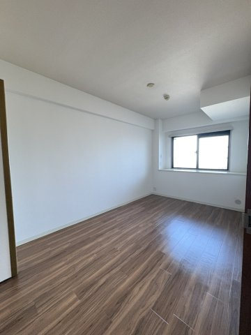 西宮市甲東園３丁目のマンションの居間・リビング