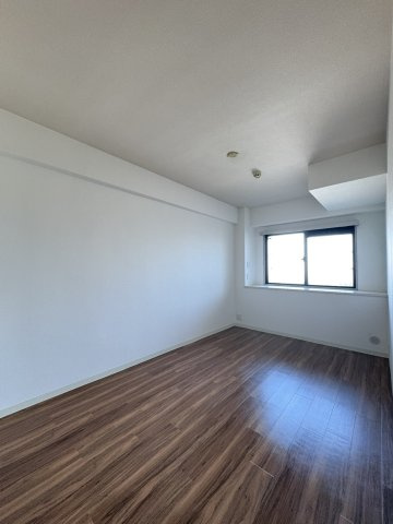 西宮市甲東園３丁目のマンションの居間・リビング