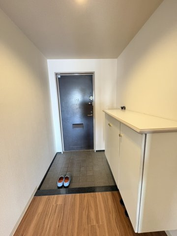 西宮市甲東園３丁目のマンションの玄関