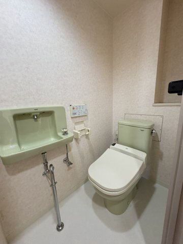 西宮市甲東園３丁目のマンションのトイレ