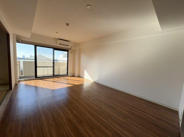 西宮市甲東園３丁目のマンションの居間・リビング