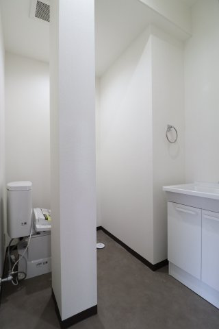 鷲崎ビルの洗面所