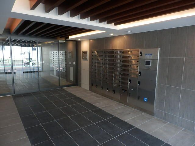 ＡＺＥＳＴ高島平のエントランス