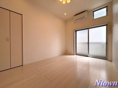 【居間・リビング】 | エデン | こちらの居間で趣味の時間をお楽しみください