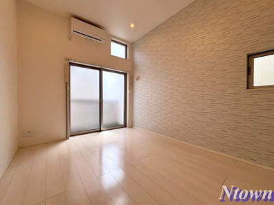 【居間・リビング】 | エデン | ゆったりとした居間です