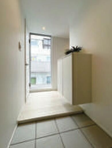 エヴァーグリーン西日暮里の玄関