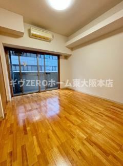 レジデンス本町の居間・リビング