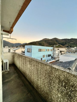 【バルコニー】 | 和泉屋ビル