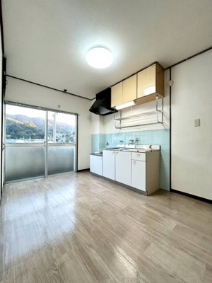 【居間・リビング】 | 和泉屋ビル