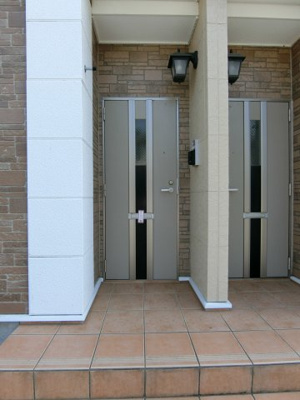 【玄関】 | メディオ・コルソＡ